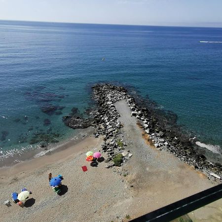 La Perla Cruise Apartment On Private Beach, Modern With Aircon & Wifi Benalmádena Εξωτερικό φωτογραφία