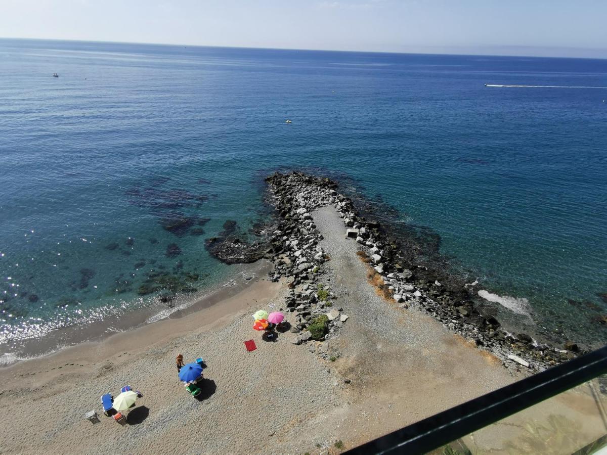 La Perla Cruise Apartment On Private Beach, Modern With Aircon & Wifi Benalmádena Εξωτερικό φωτογραφία